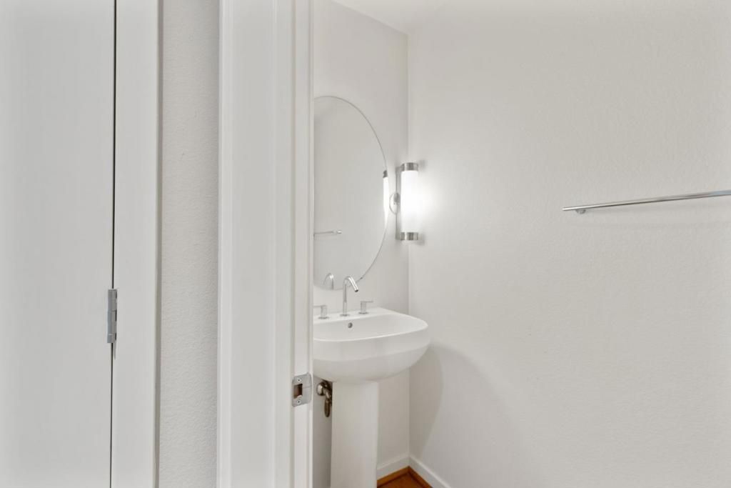 Image 36 of property listing at 2853 Regatta Drive, Oakland, CA 94601