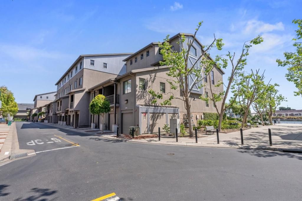 Image 42 of property listing at 2853 Regatta Drive, Oakland, CA 94601