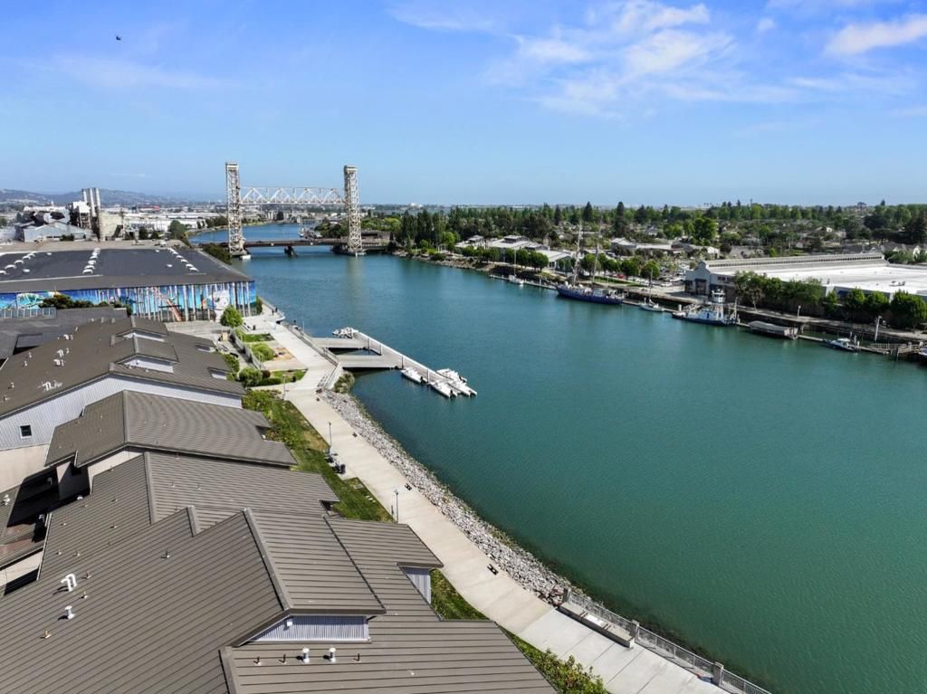 Image 45 of property listing at 2853 Regatta Drive, Oakland, CA 94601