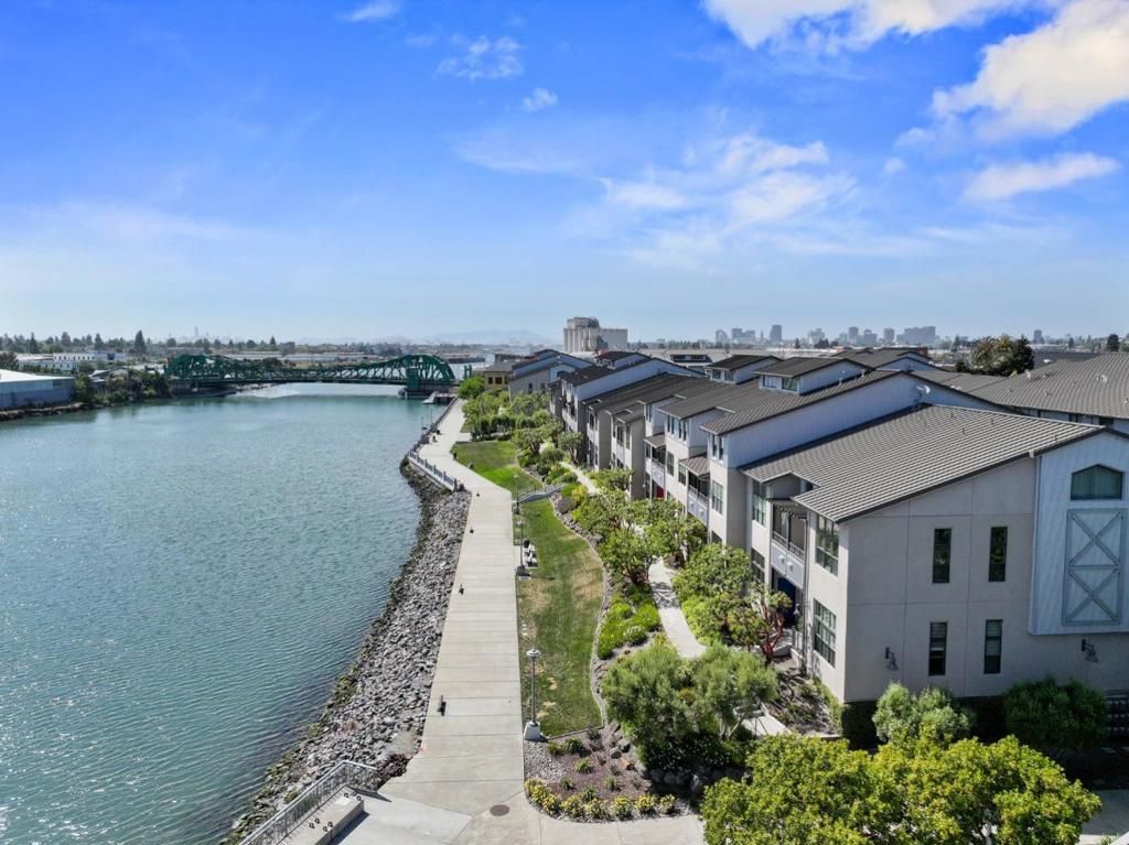 Image 47 of property listing at 2853 Regatta Drive, Oakland, CA 94601