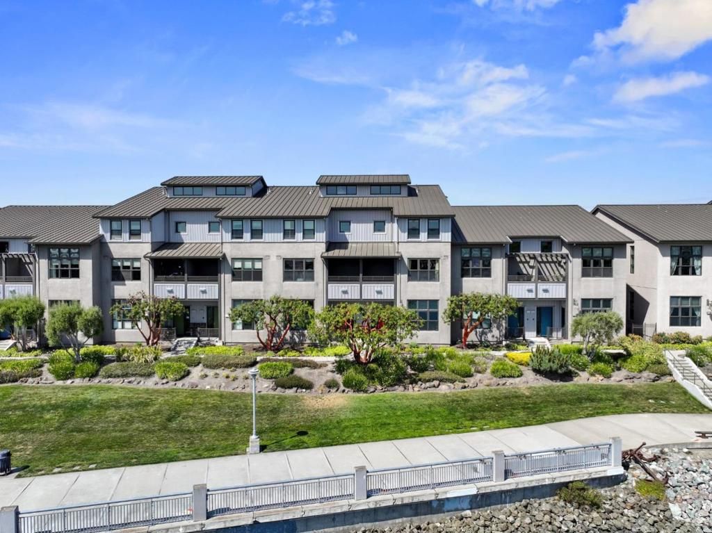 Image 7 of property listing at 2853 Regatta Drive, Oakland, CA 94601