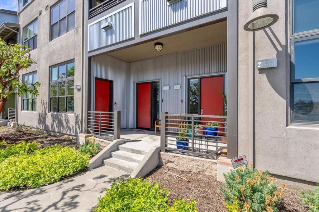 Image 9 of property listing at 2853 Regatta Drive, Oakland, CA 94601