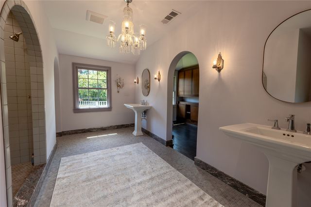 6840 Lakewood Boulevard, Dallas, TX 75214