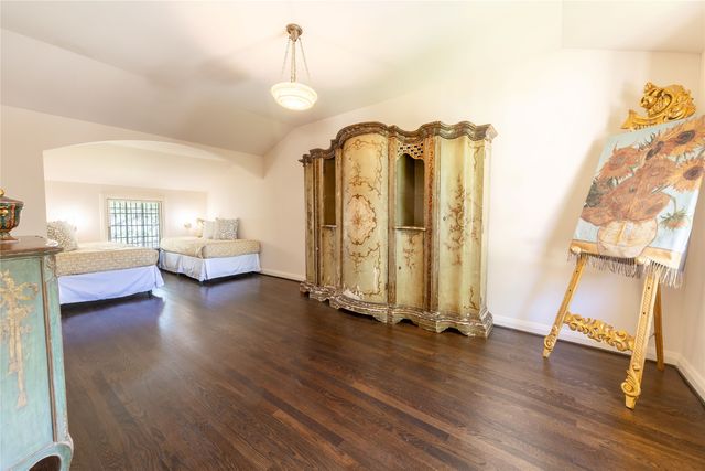 6840 Lakewood Boulevard, Dallas, TX 75214