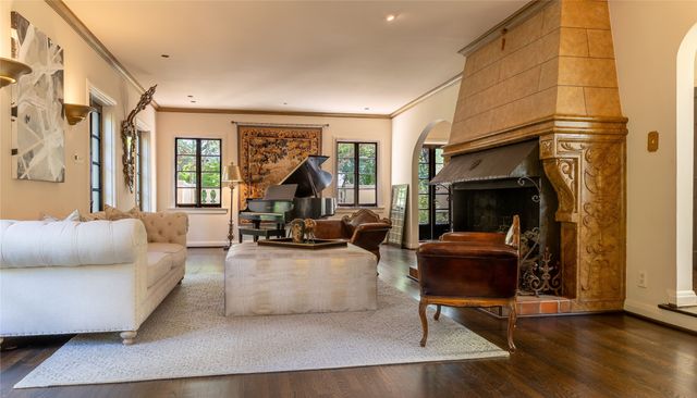 6840 Lakewood Boulevard, Dallas, TX 75214