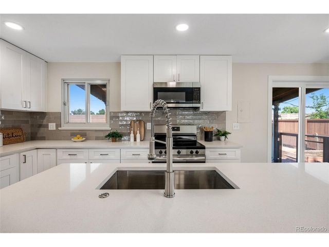 2507 N Zion St, Aurora, CO 80011