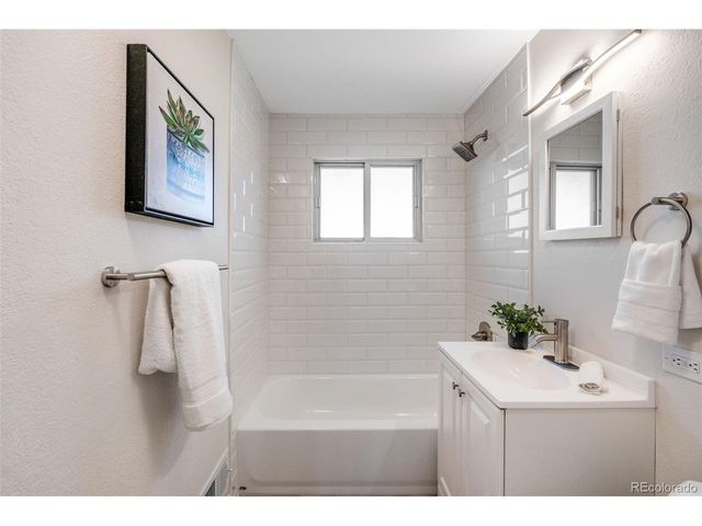 2507 N Zion St, Aurora, CO 80011