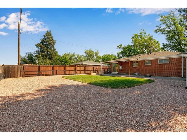 2507 N Zion St, Aurora, CO 80011