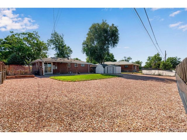 2507 N Zion St, Aurora, CO 80011