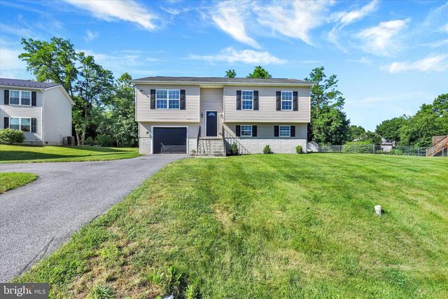 207 PIKE CT, Shippensburg, PA 17257