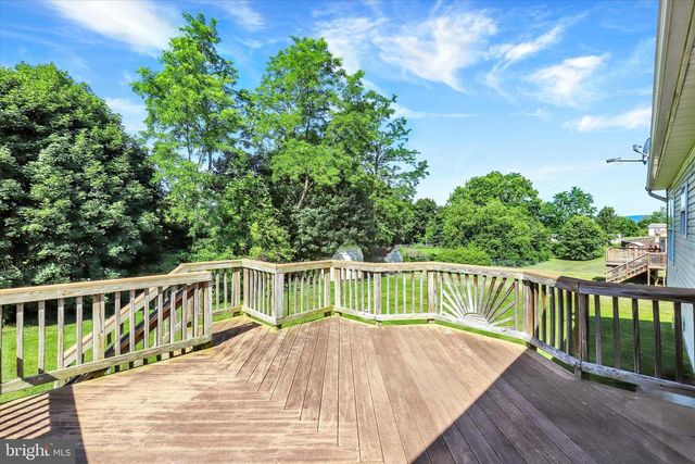 207 PIKE CT, Shippensburg, PA 17257