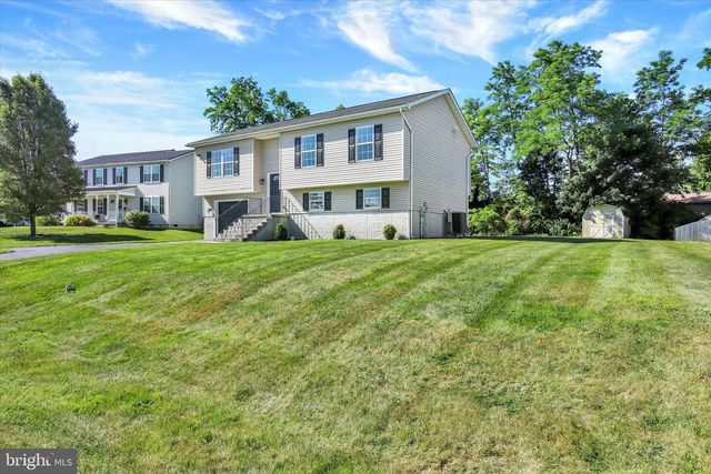 207 PIKE CT, Shippensburg, PA 17257