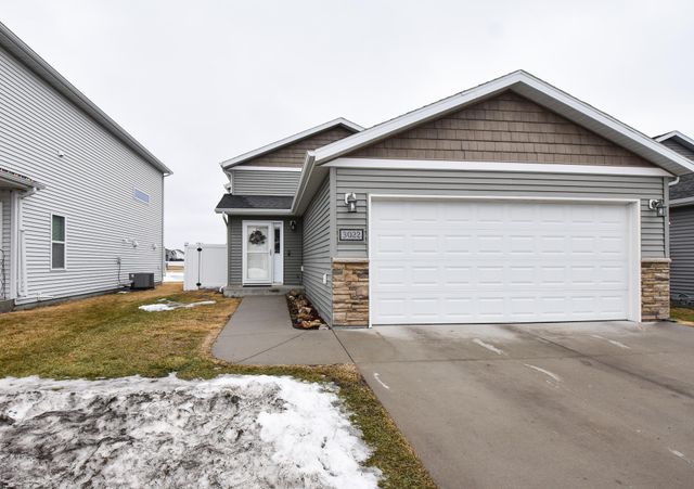 3022 38th Avenue S, Moorhead, MN 56560