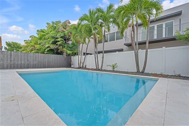 10250 NW 76th Terrace, Doral, FL 33178