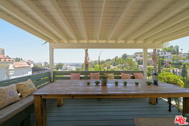 6855 Los Altos Place, Los Angeles, CA 90068