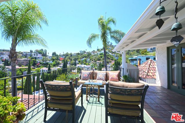 6855 Los Altos Place, Los Angeles, CA 90068