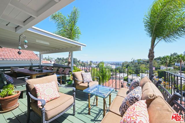6855 Los Altos Place, Los Angeles, CA 90068