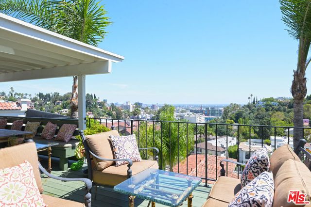 6855 Los Altos Place, Los Angeles, CA 90068
