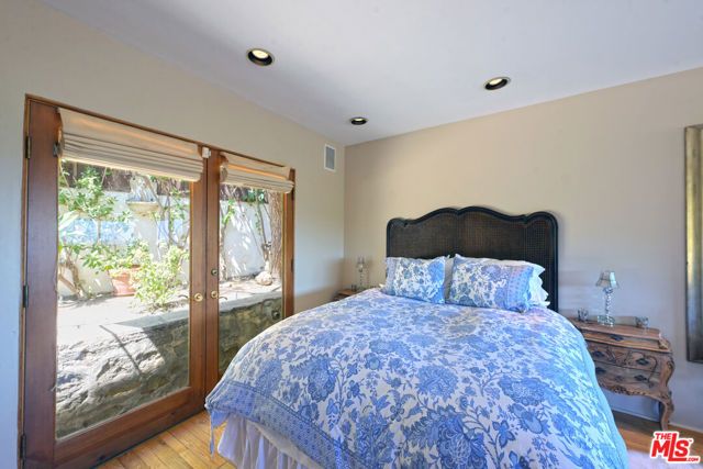 6855 Los Altos Place, Los Angeles, CA 90068