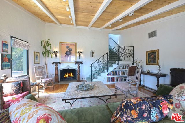6855 Los Altos Place, Los Angeles, CA 90068