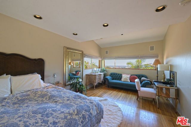 6855 Los Altos Place, Los Angeles, CA 90068