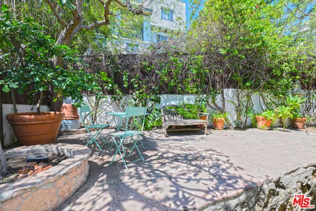 6855 Los Altos Place, Los Angeles, CA 90068