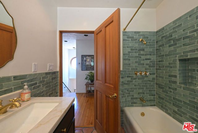 6855 Los Altos Place, Los Angeles, CA 90068