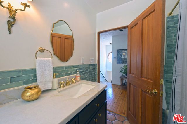 6855 Los Altos Place, Los Angeles, CA 90068