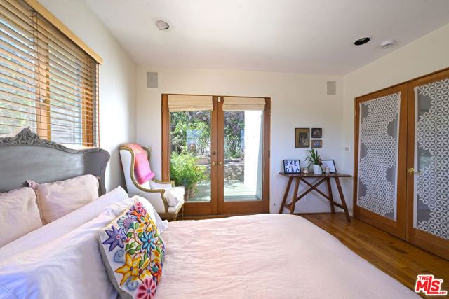 6855 Los Altos Place, Los Angeles, CA 90068