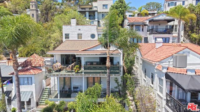6855 Los Altos Place, Los Angeles, CA 90068