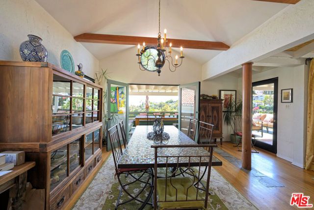 6855 Los Altos Place, Los Angeles, CA 90068
