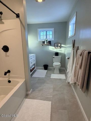 7 Harmon Road, Glenville, NY 12302