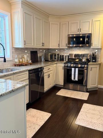 7 Harmon Road, Glenville, NY 12302