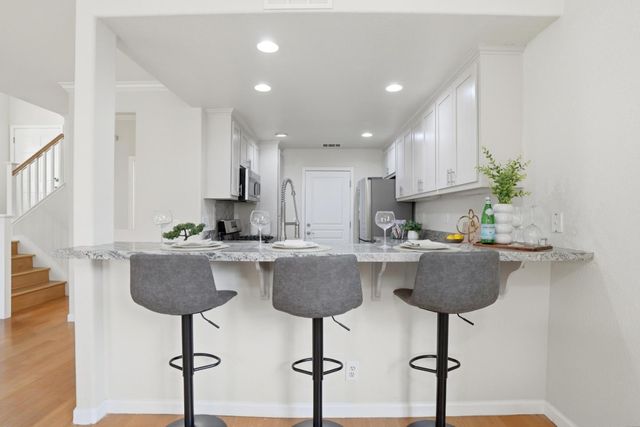 3 Shorebreeze Court, East Palo Alto, CA 94303