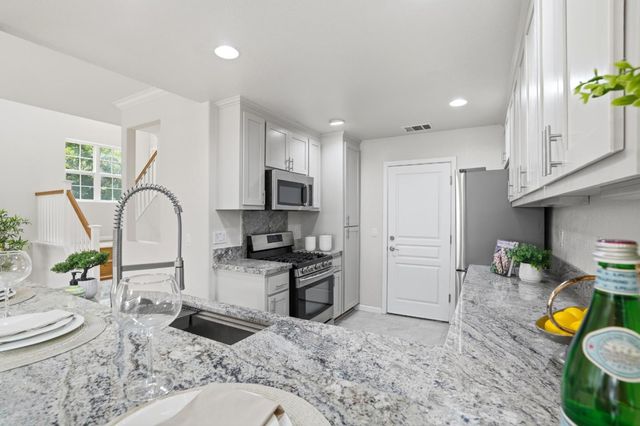 3 Shorebreeze Court, East Palo Alto, CA 94303
