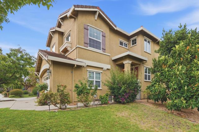 3 Shorebreeze Court, East Palo Alto, CA 94303