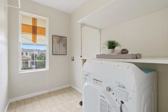 3 Shorebreeze Court, East Palo Alto, CA 94303