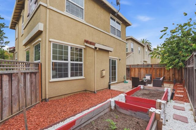3 Shorebreeze Court, East Palo Alto, CA 94303