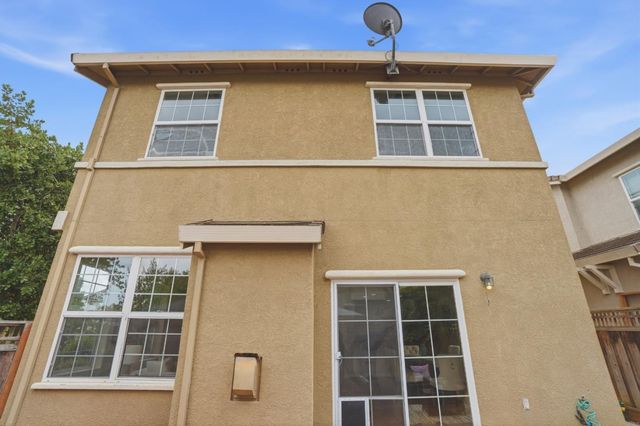 3 Shorebreeze Court, East Palo Alto, CA 94303