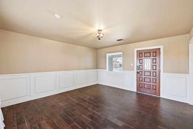 809 Cardinal Circle, Bedford, TX 76022