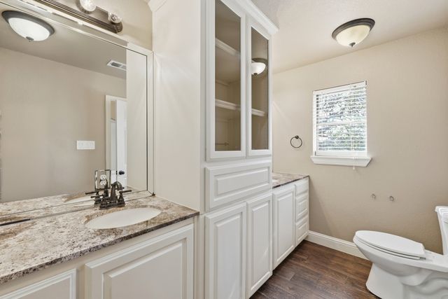 809 Cardinal Circle, Bedford, TX 76022