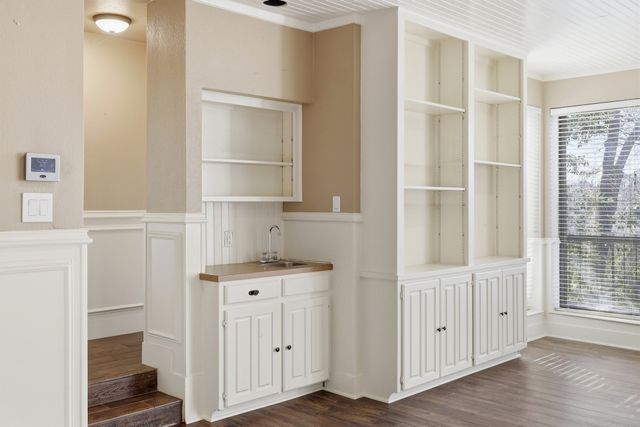 809 Cardinal Circle, Bedford, TX 76022