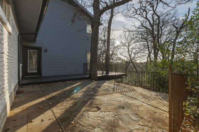 809 Cardinal Circle, Bedford, TX 76022