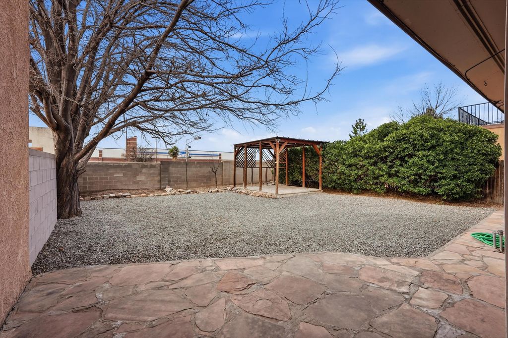 Image 23 of property listing at 4608 Fairfax Drive NW, Albuquerque, NM 87114