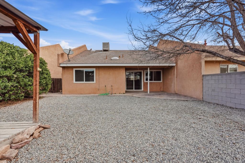 Image 25 of property listing at 4608 Fairfax Drive NW, Albuquerque, NM 87114
