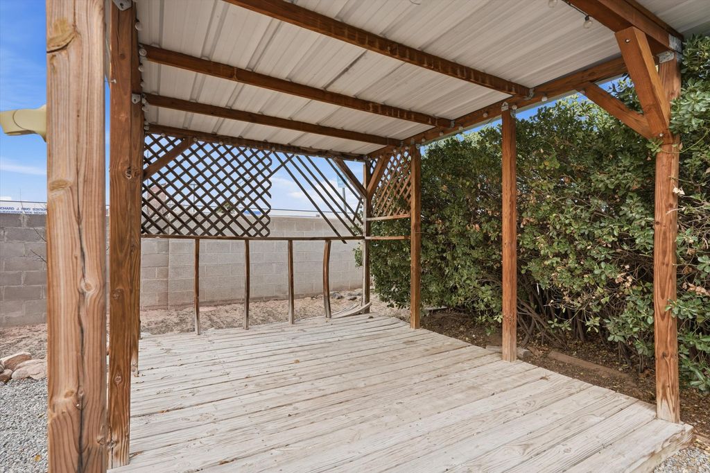 Image 26 of property listing at 4608 Fairfax Drive NW, Albuquerque, NM 87114