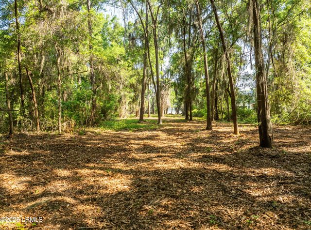 16 Comfort Point, St. Helena Island, SC 29920