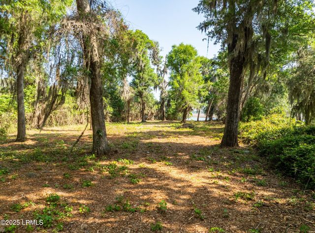 16 Comfort Point, St. Helena Island, SC 29920