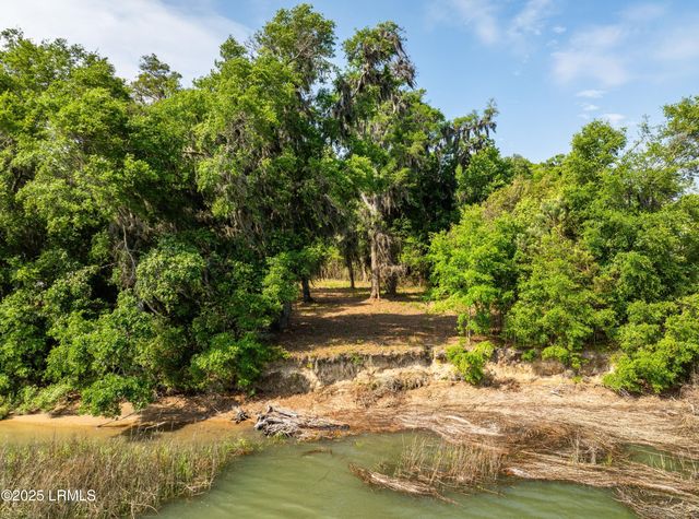 16 Comfort Point, St. Helena Island, SC 29920