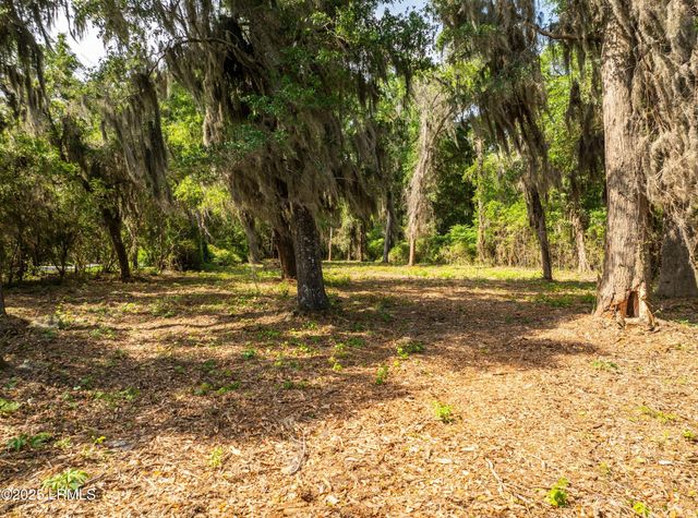 16 Comfort Point, St. Helena Island, SC 29920